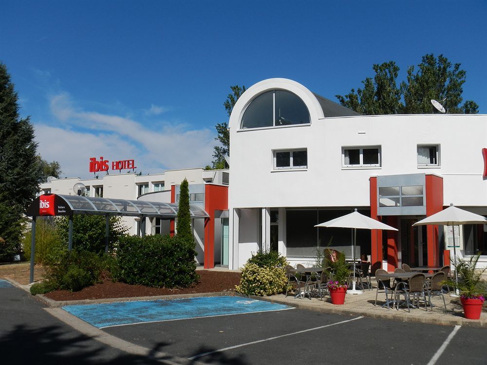 Отель Ibis Poitiers Beaulieu Экстерьер фото