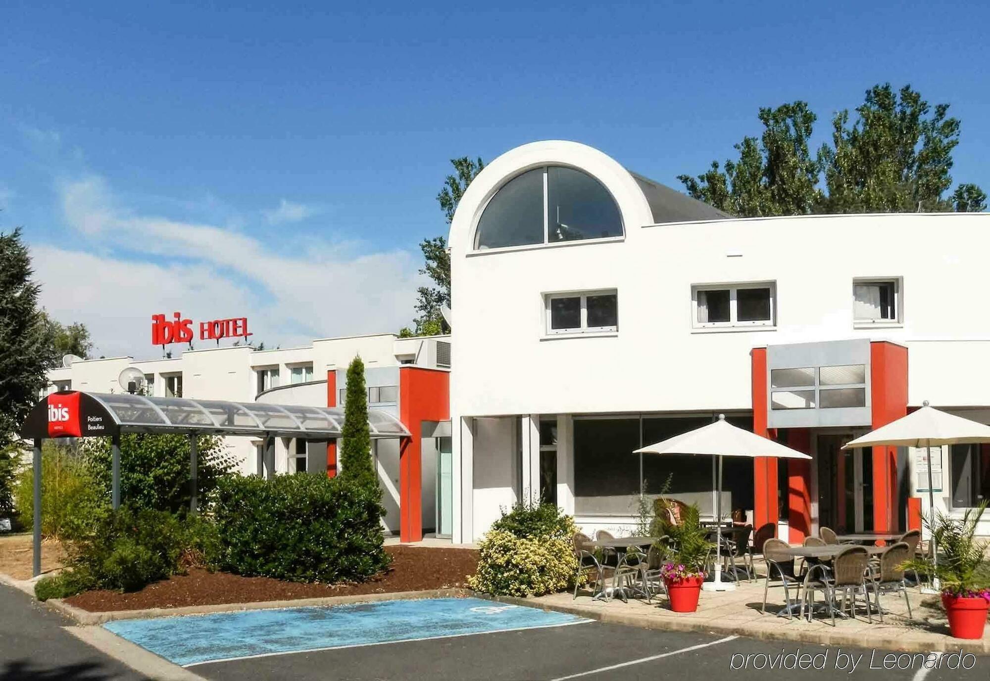 Отель Ibis Poitiers Beaulieu Экстерьер фото