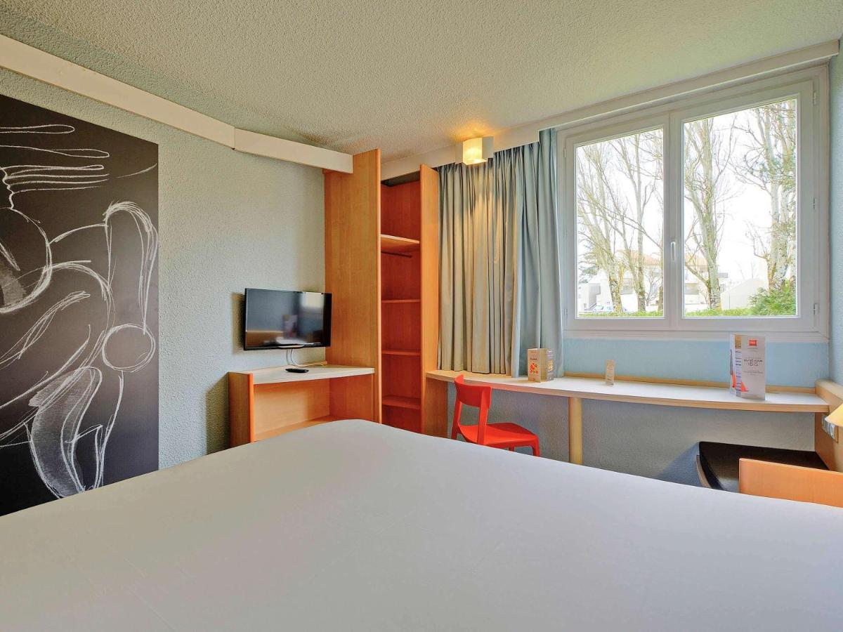 Отель Ibis Poitiers Beaulieu Экстерьер фото