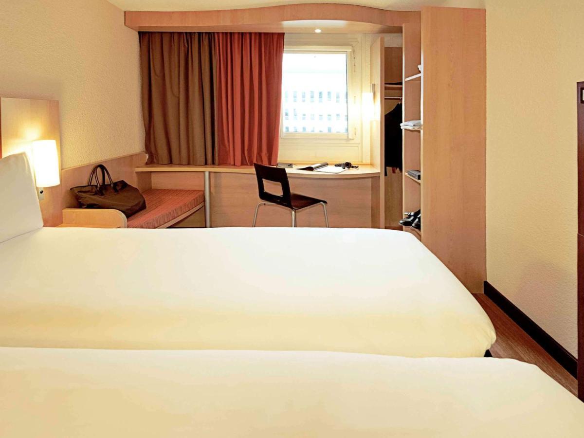 Отель Ibis Poitiers Beaulieu Экстерьер фото