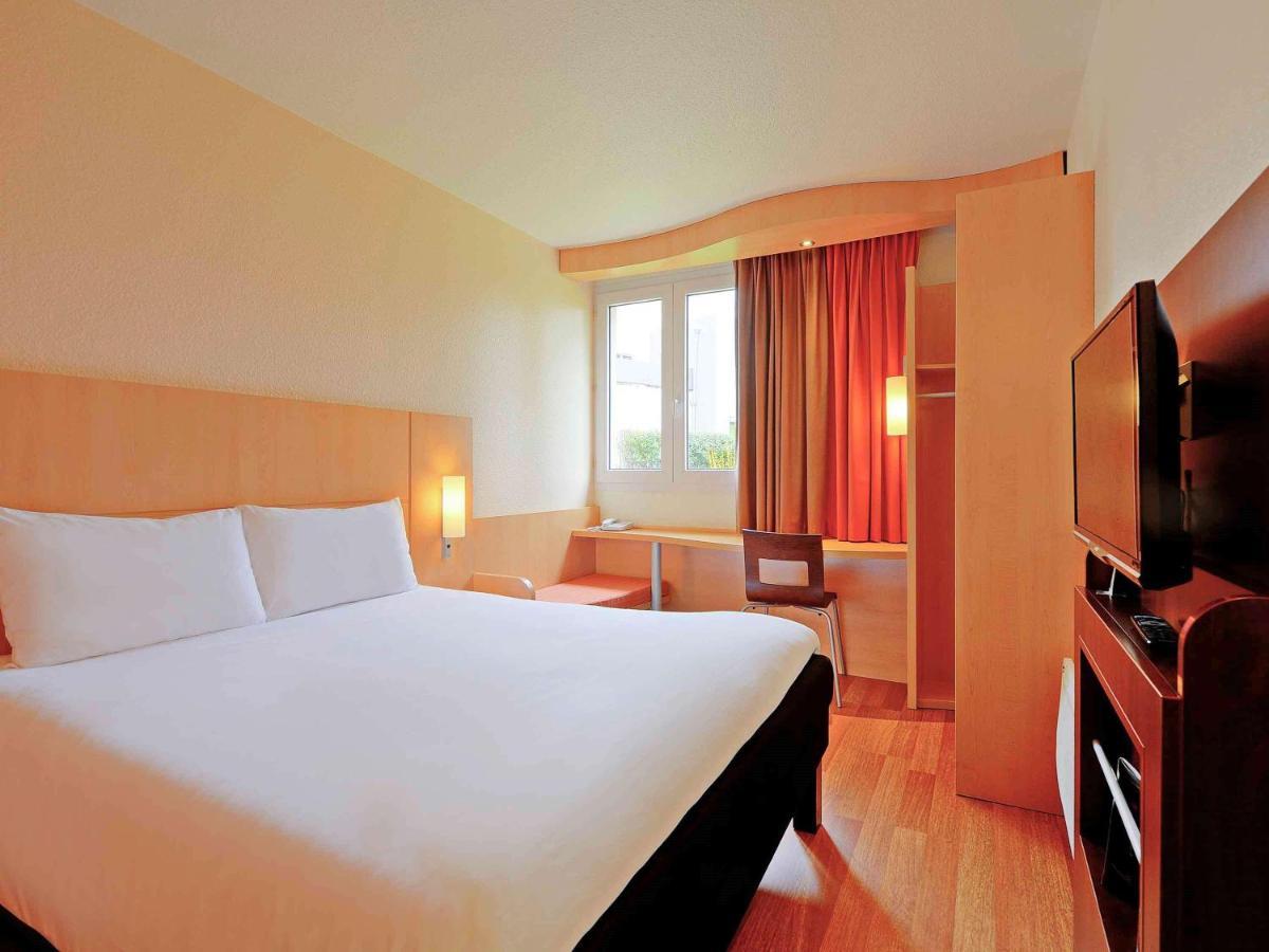 Отель Ibis Poitiers Beaulieu Экстерьер фото